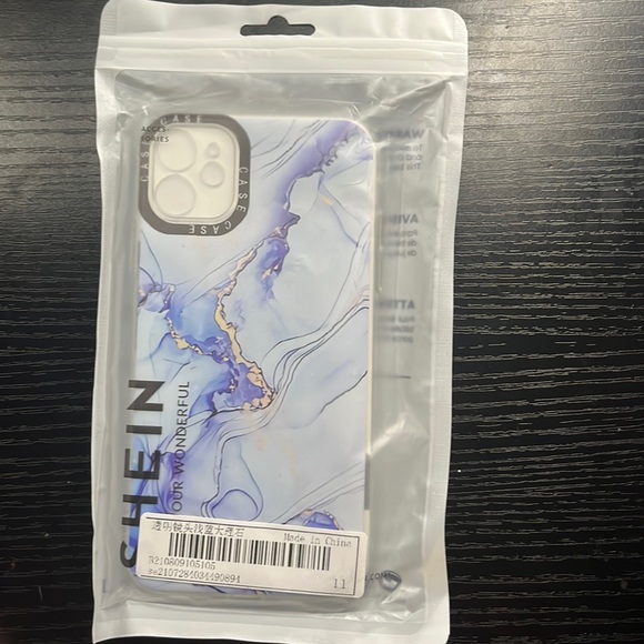 Blue & gold marble iPhone 11 case - Picture 3 of 4